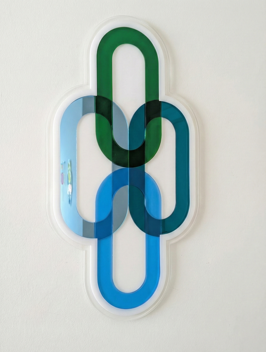 תכשיט קיר משולב מראות כחולות