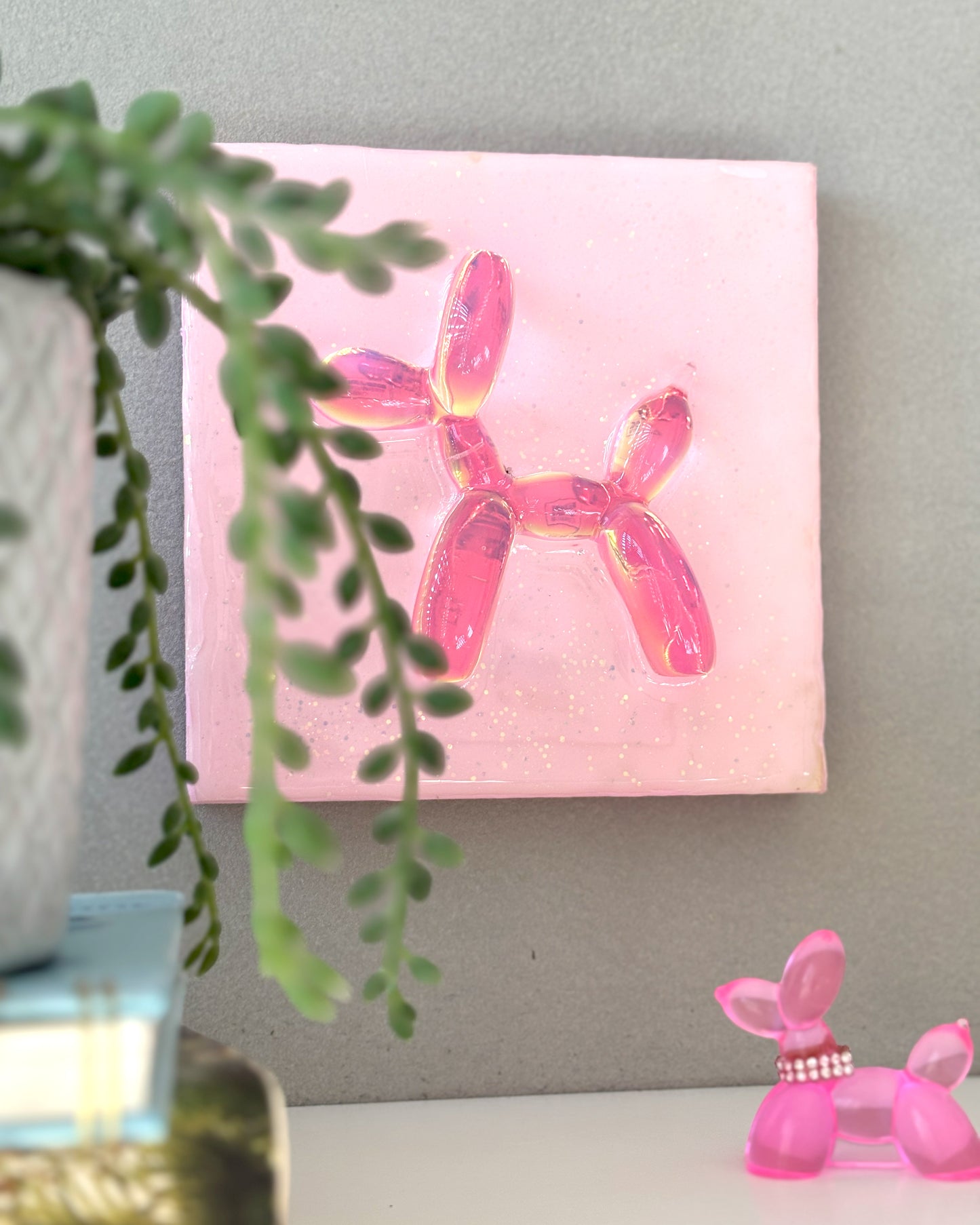 כלב בלונים ורוד הולוגרפי