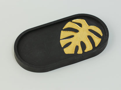 Oval tray with Imitation gold foil monstera leaf