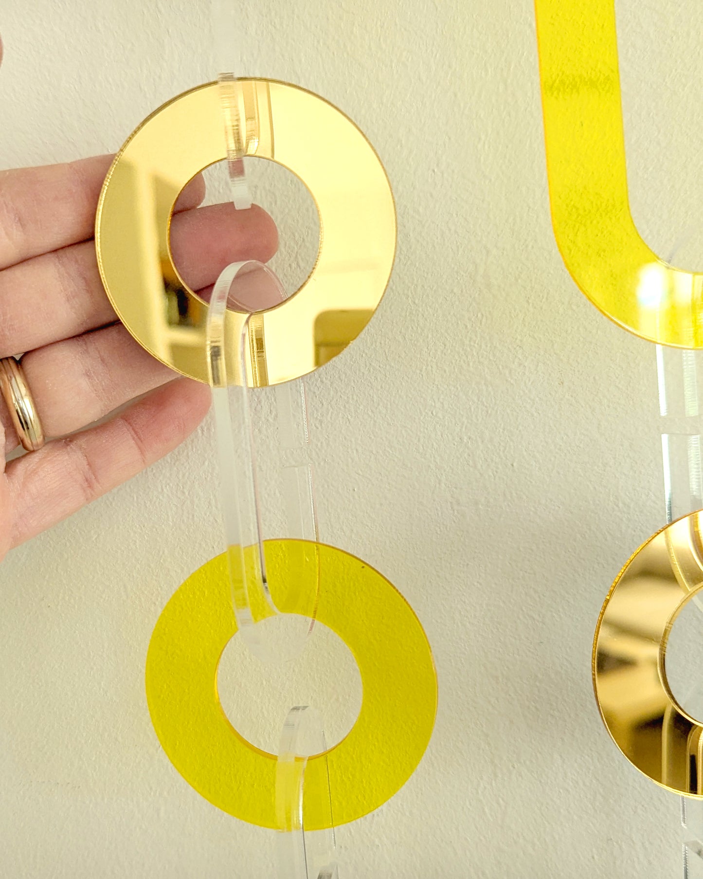 שרשרת מודולרית מוזהבת צרה