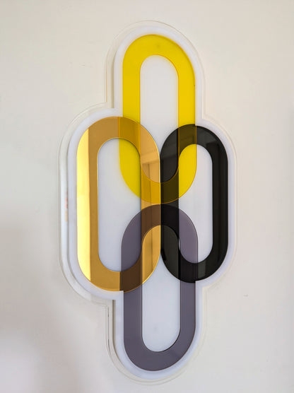 תכשיט קיר משולב מראה זהב