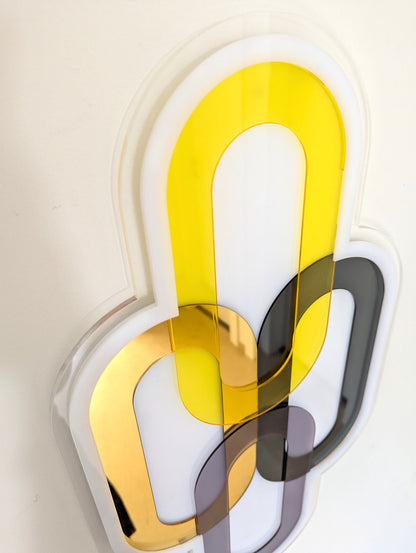 תכשיט קיר משולב מראה זהב