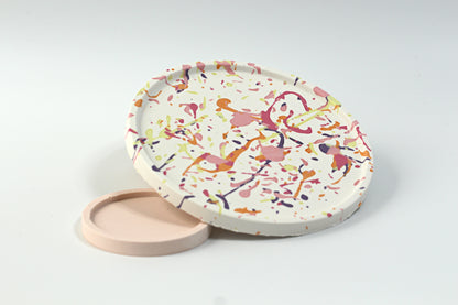 Round decorative plate