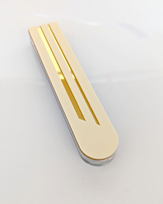 בית מזוזה מודרני שמנת וזהב