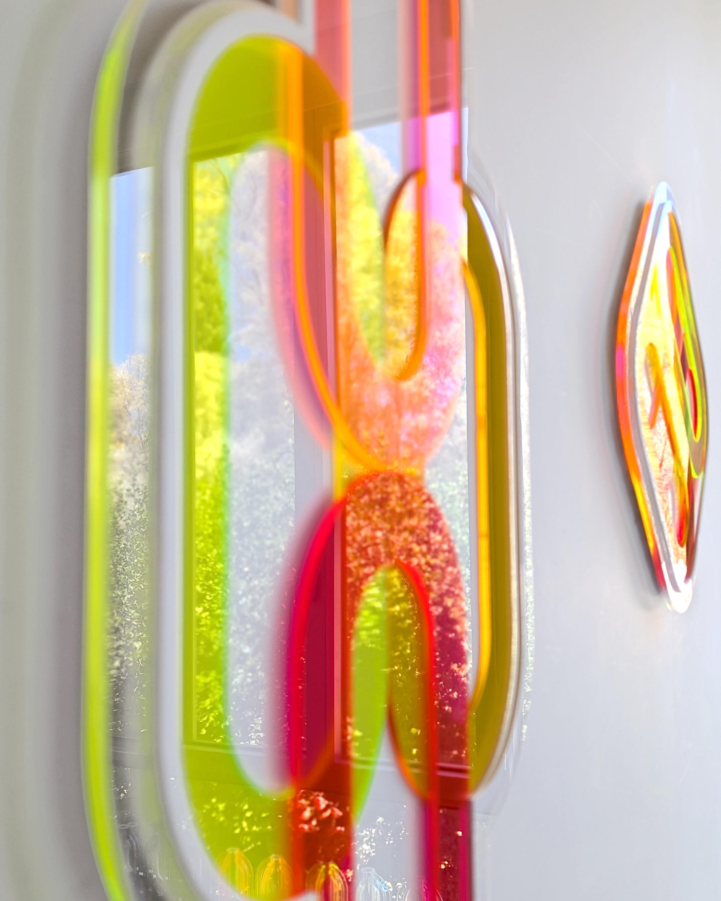 Modern Acrylic Interlocking Design