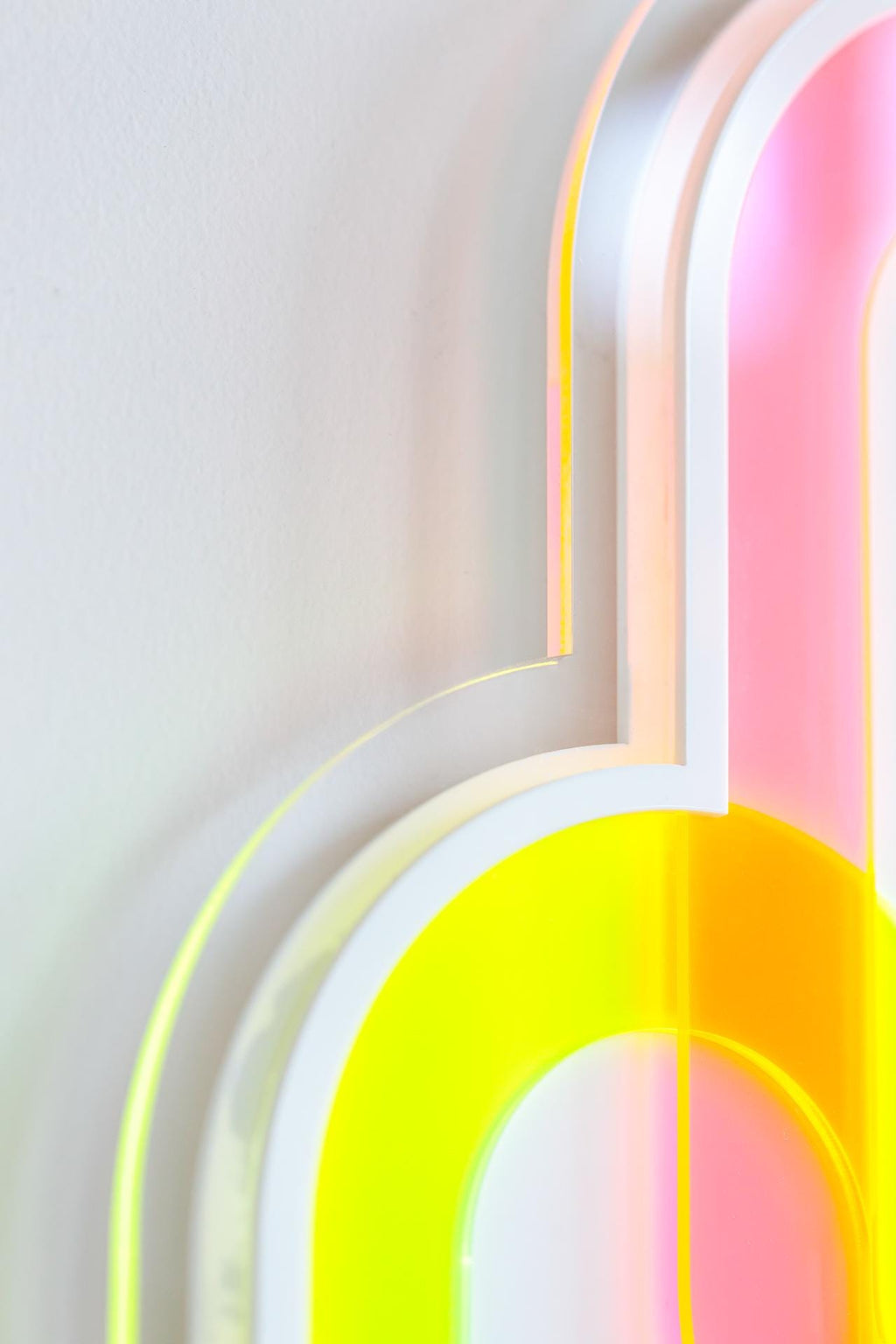 Modern Acrylic Interlocking Design