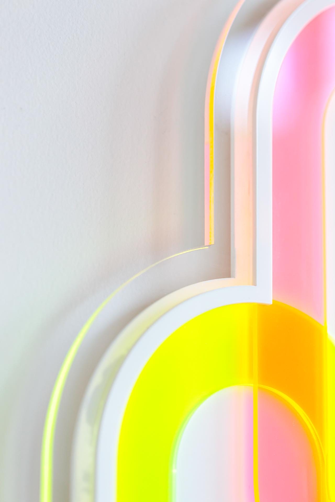 Modern Acrylic Interlocking Design