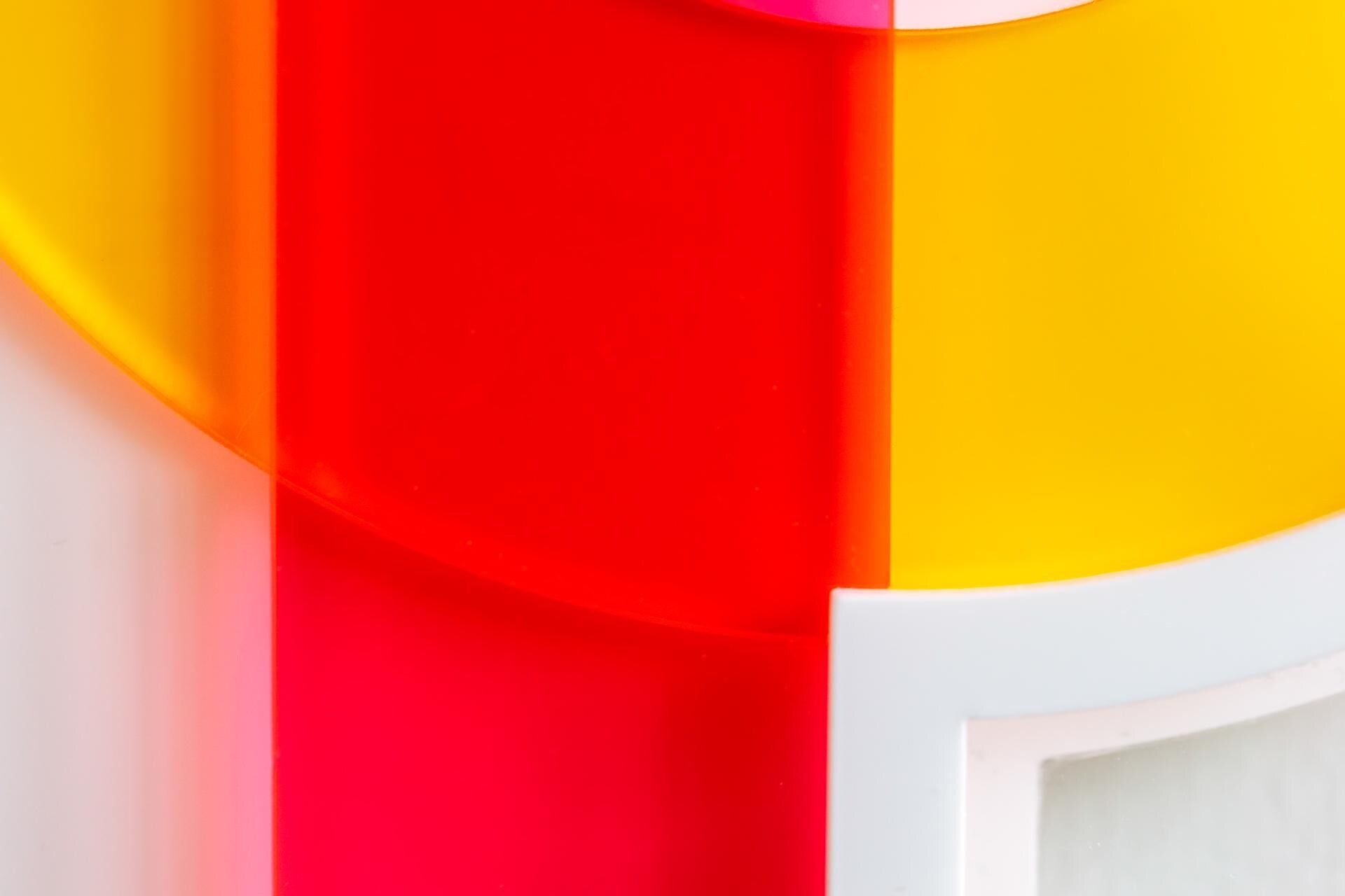 Modern Acrylic Interlocking Design