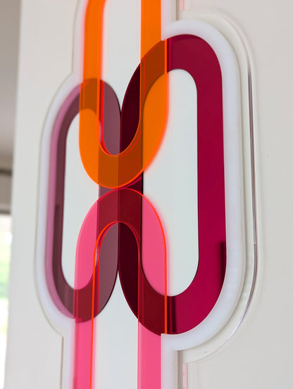 תכשיט קיר משולב מראות אדום ורוד