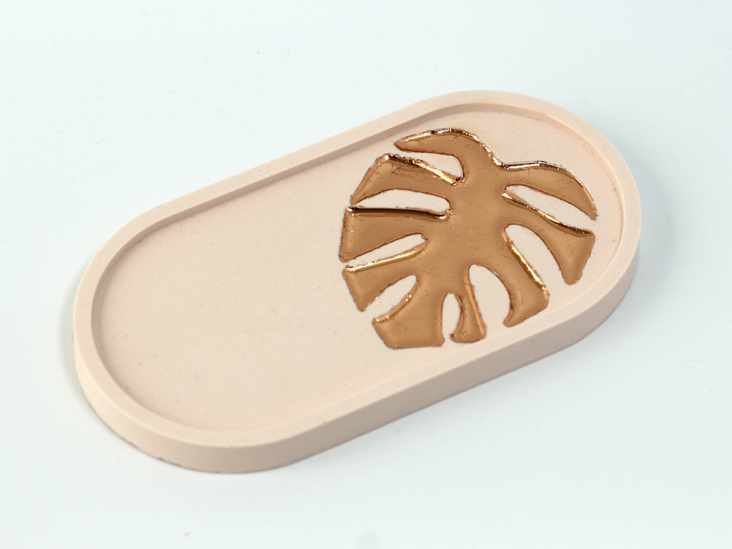 Oval tray with Imitation ros gold foil monstera leaf